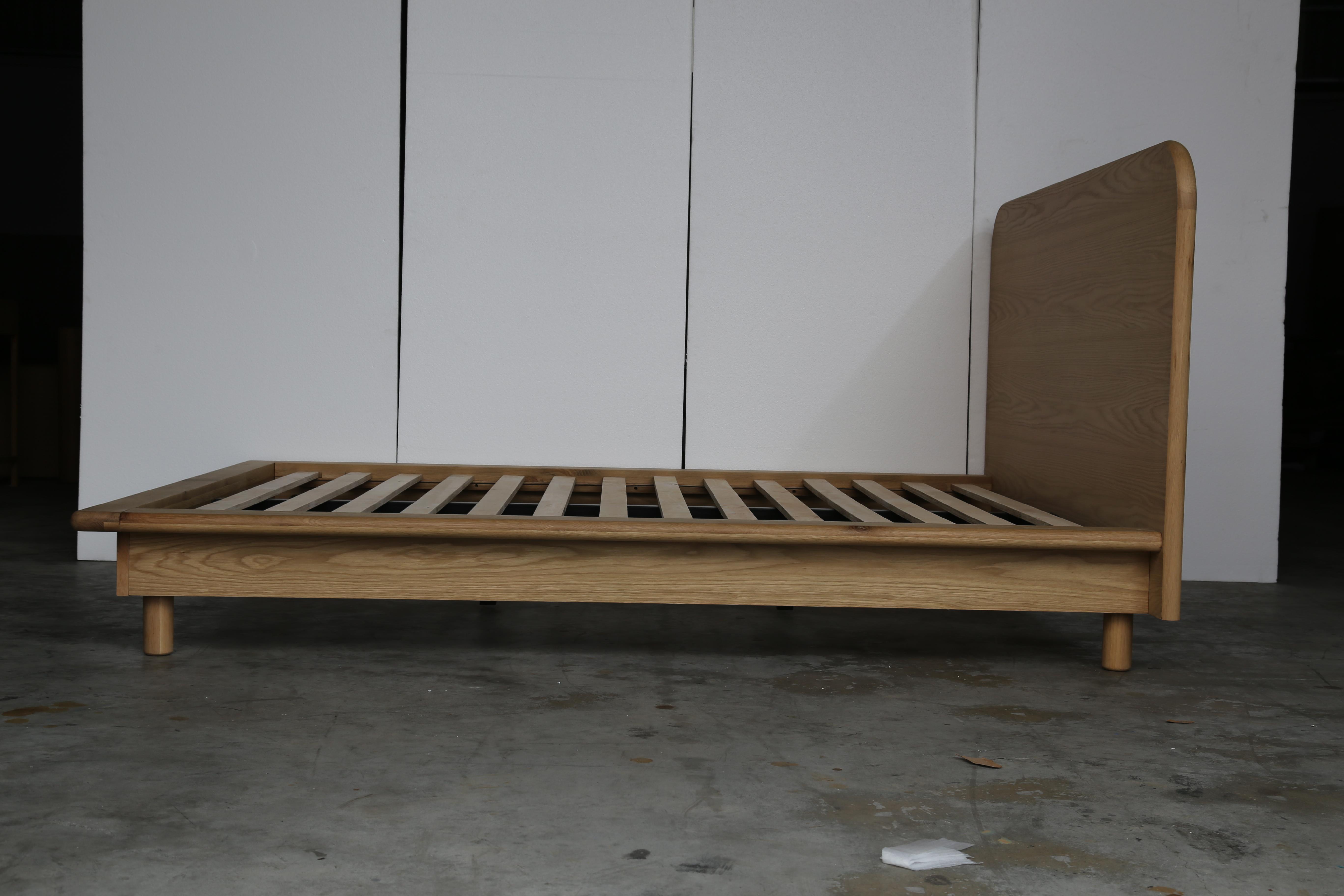 Froda bed with Solid natural oak frame, Natural oak veneer body, king size - image 1