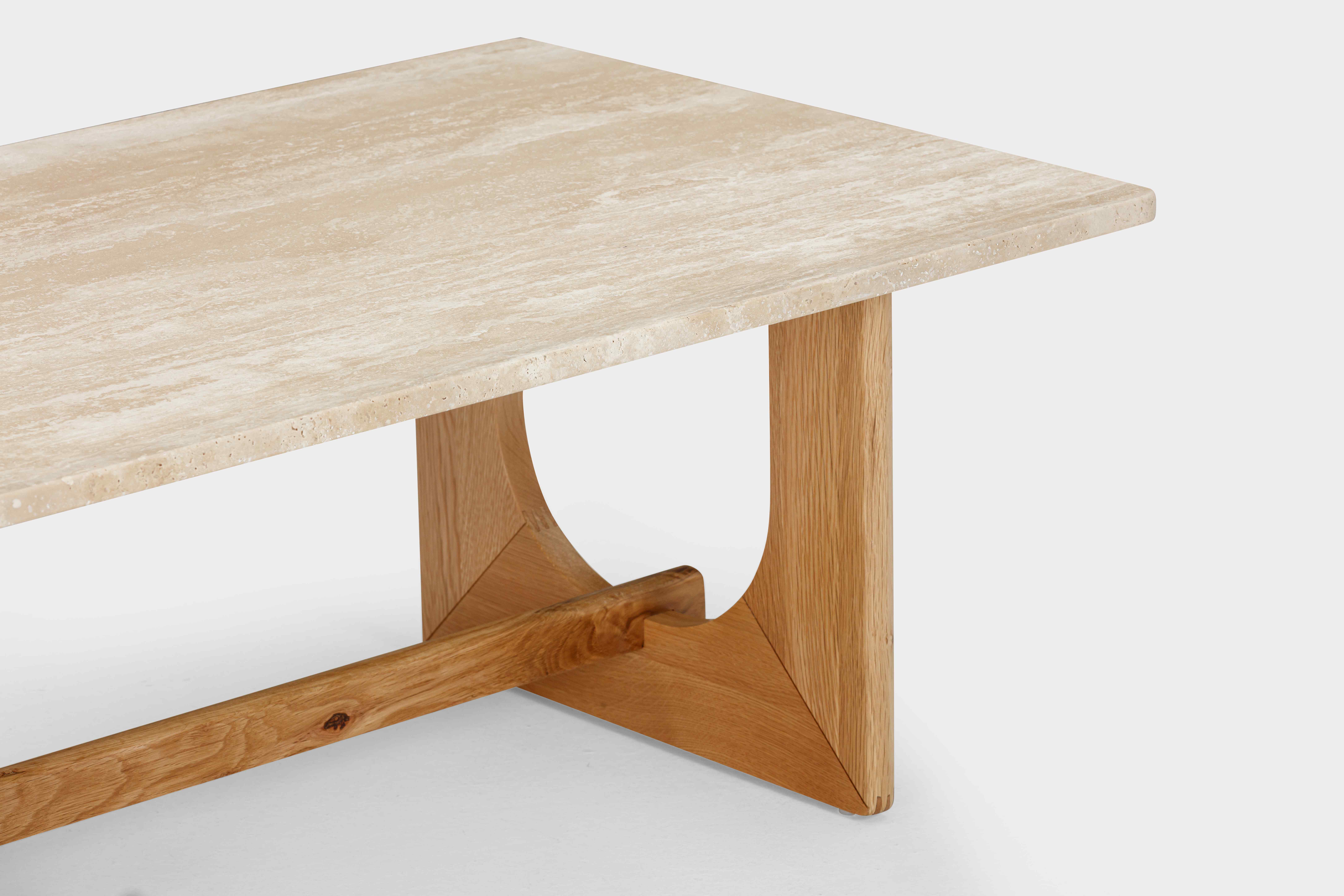 Mesa de café Arch con marco de roble natural sólido, sobre de Travertino Natural, 120 cm. - image 4