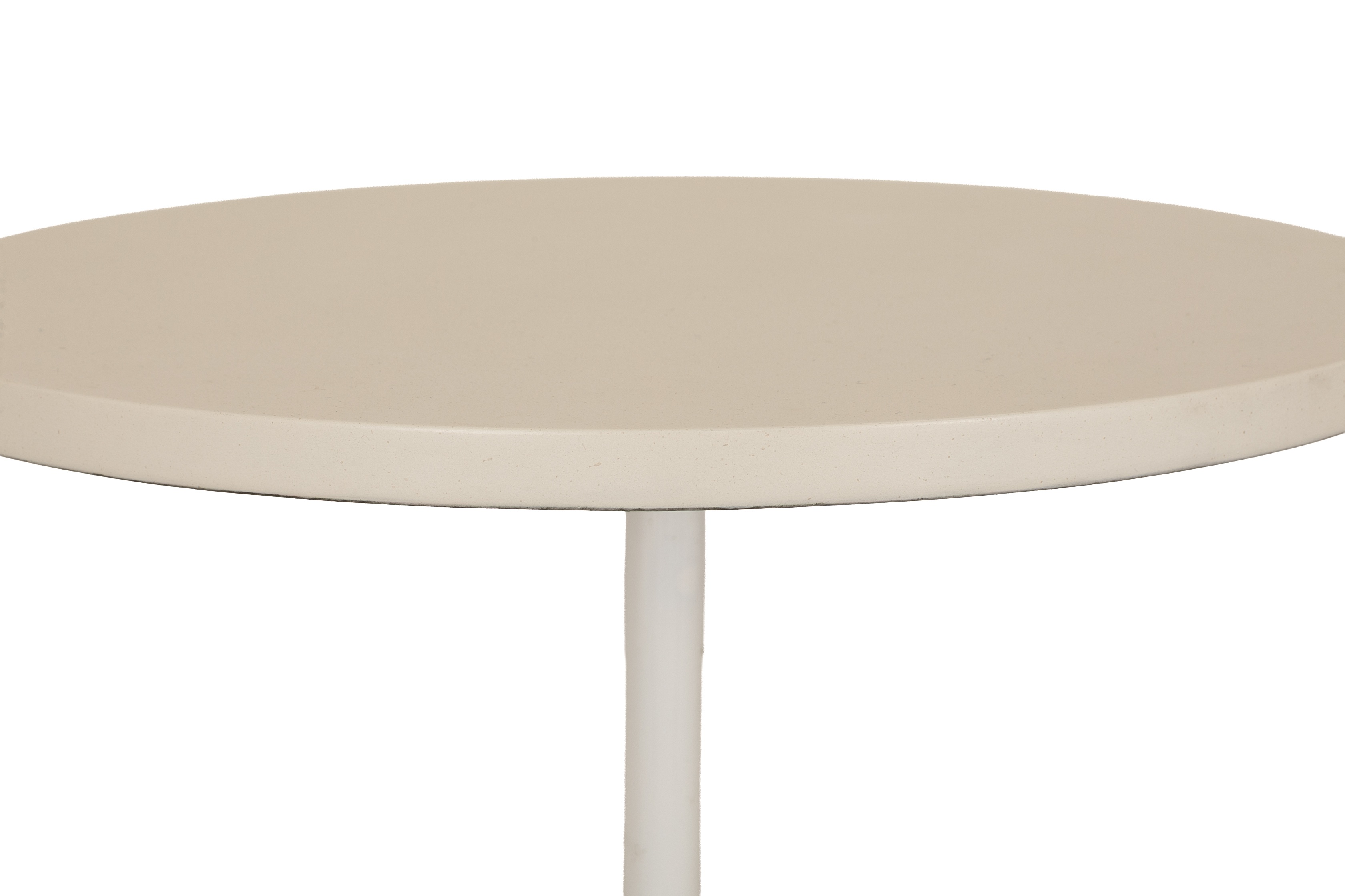 Mesa de café redonda Cora con marco de terrazo blanco con escamas de colores, sobre de cemento de fibra color crema con acabado plano, 61 cm - image 1