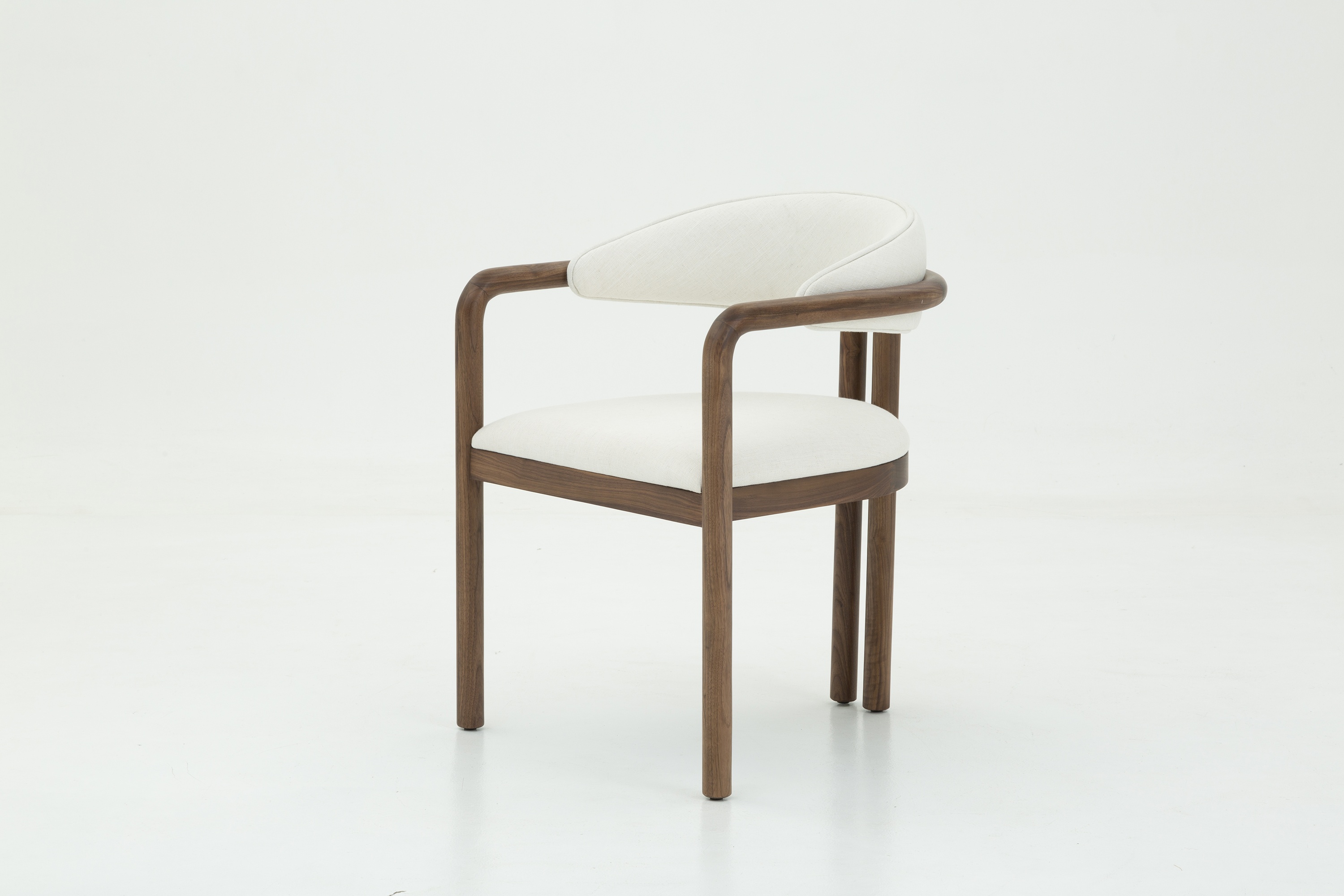 Silla de brazos Palermo con marco de walnut natural sólido, tela Diego Cream - image 3