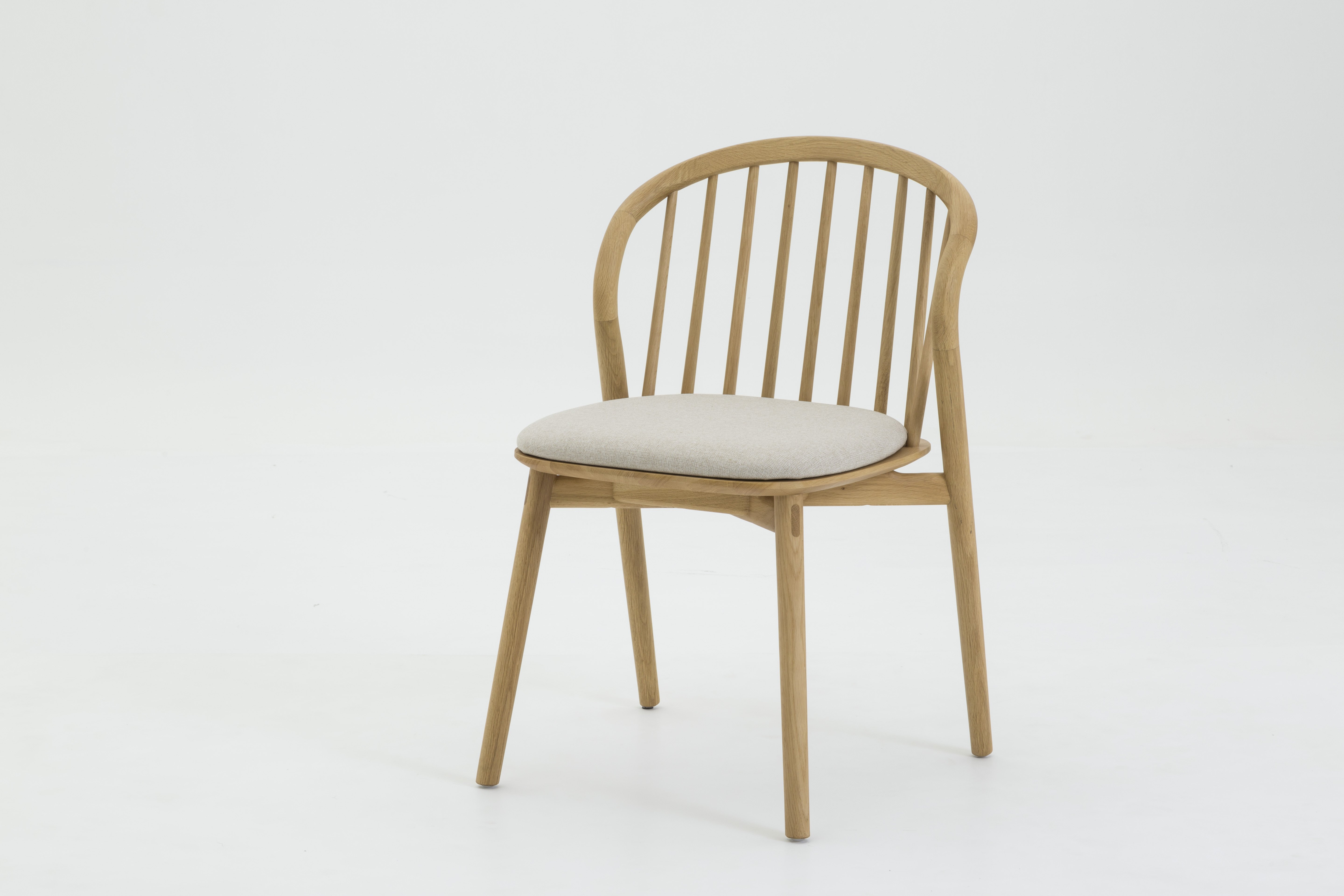 Silla de comedor Luna con marco sólido de rubberwood natural, tela Diego Natural. - image 1