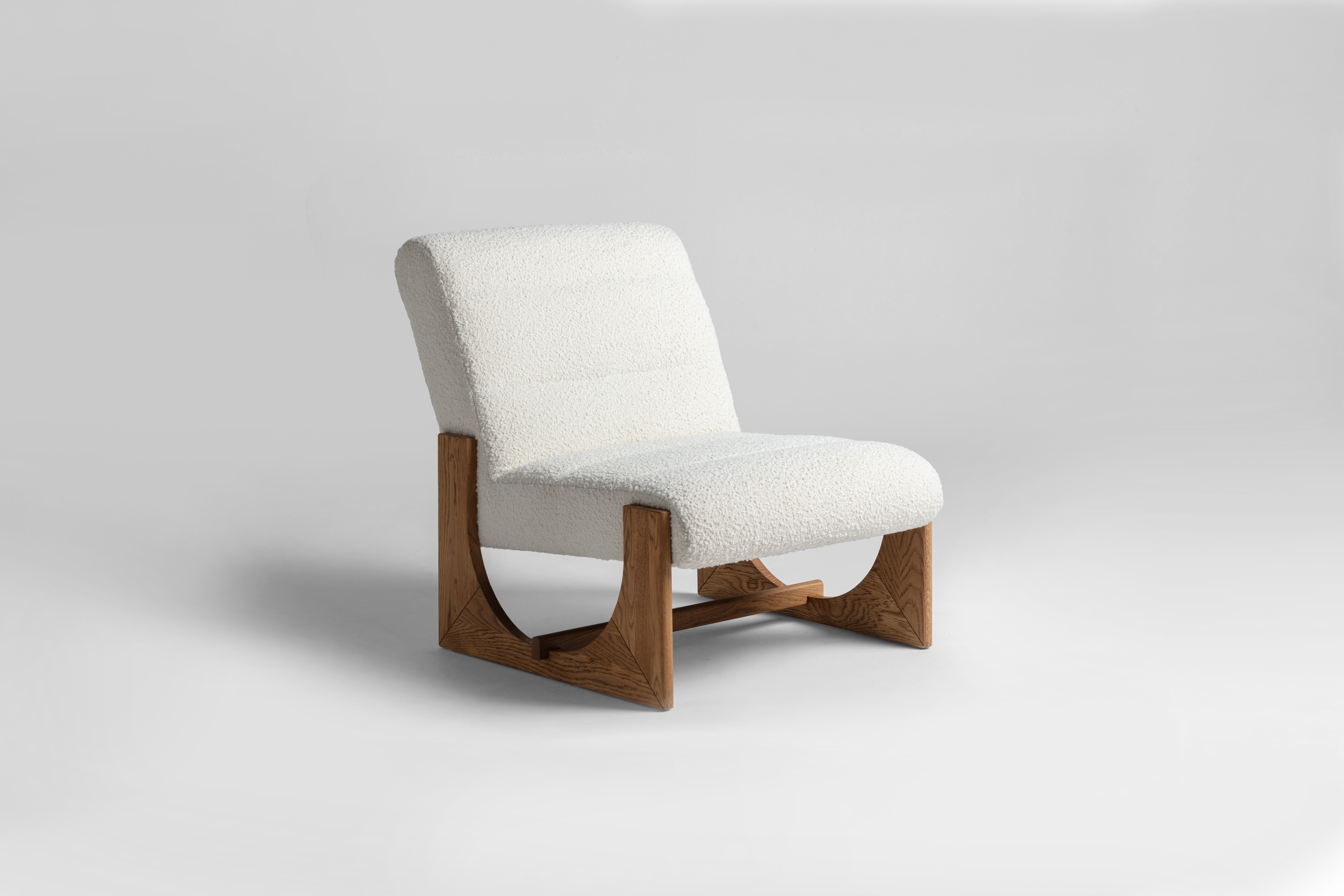 Arch lounge chair with Solid natural oak frame, Olana Off White Fabric - image 2