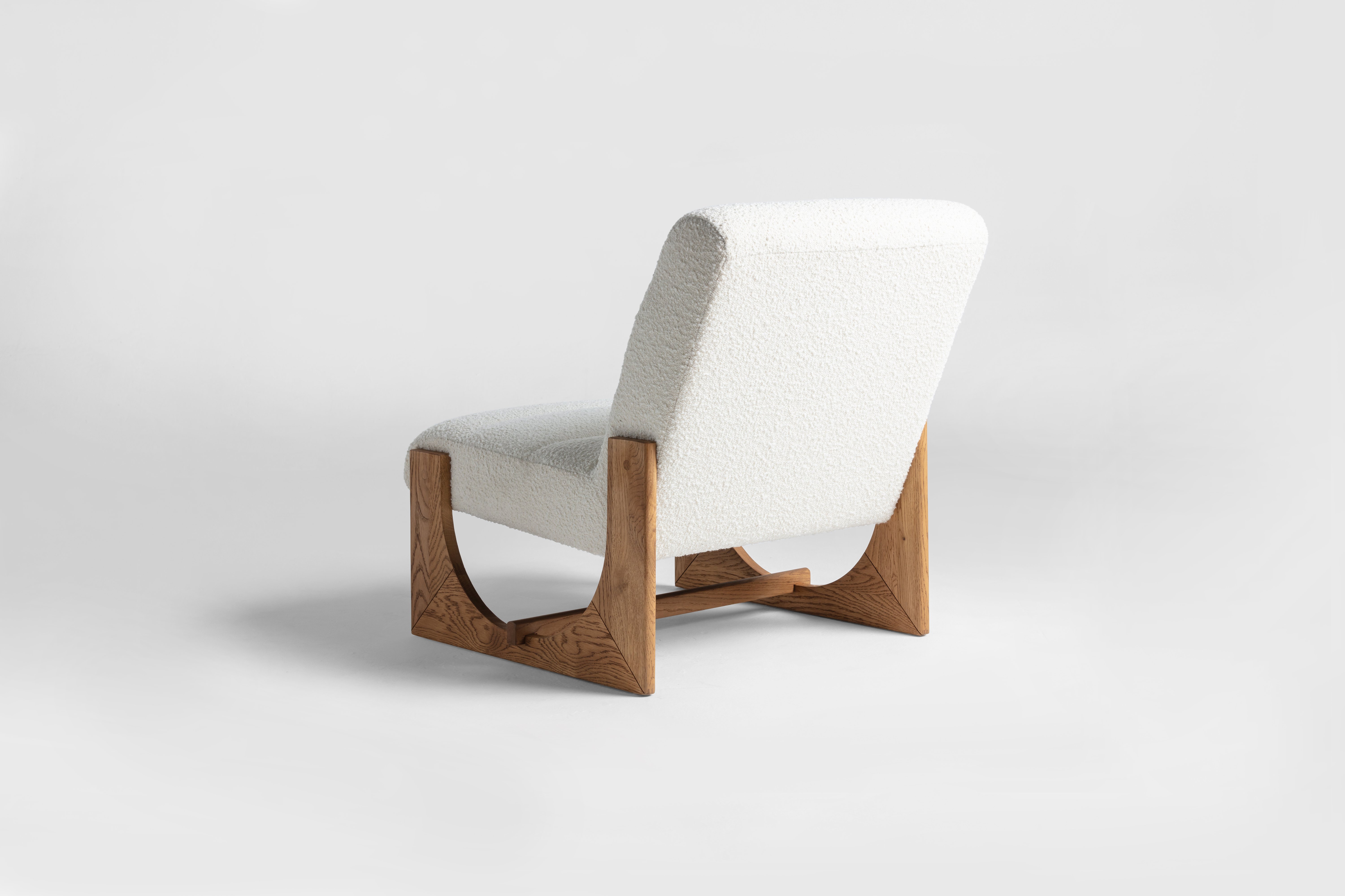 Arch lounge chair with Solid natural oak frame, Olana Off White Fabric - image 3
