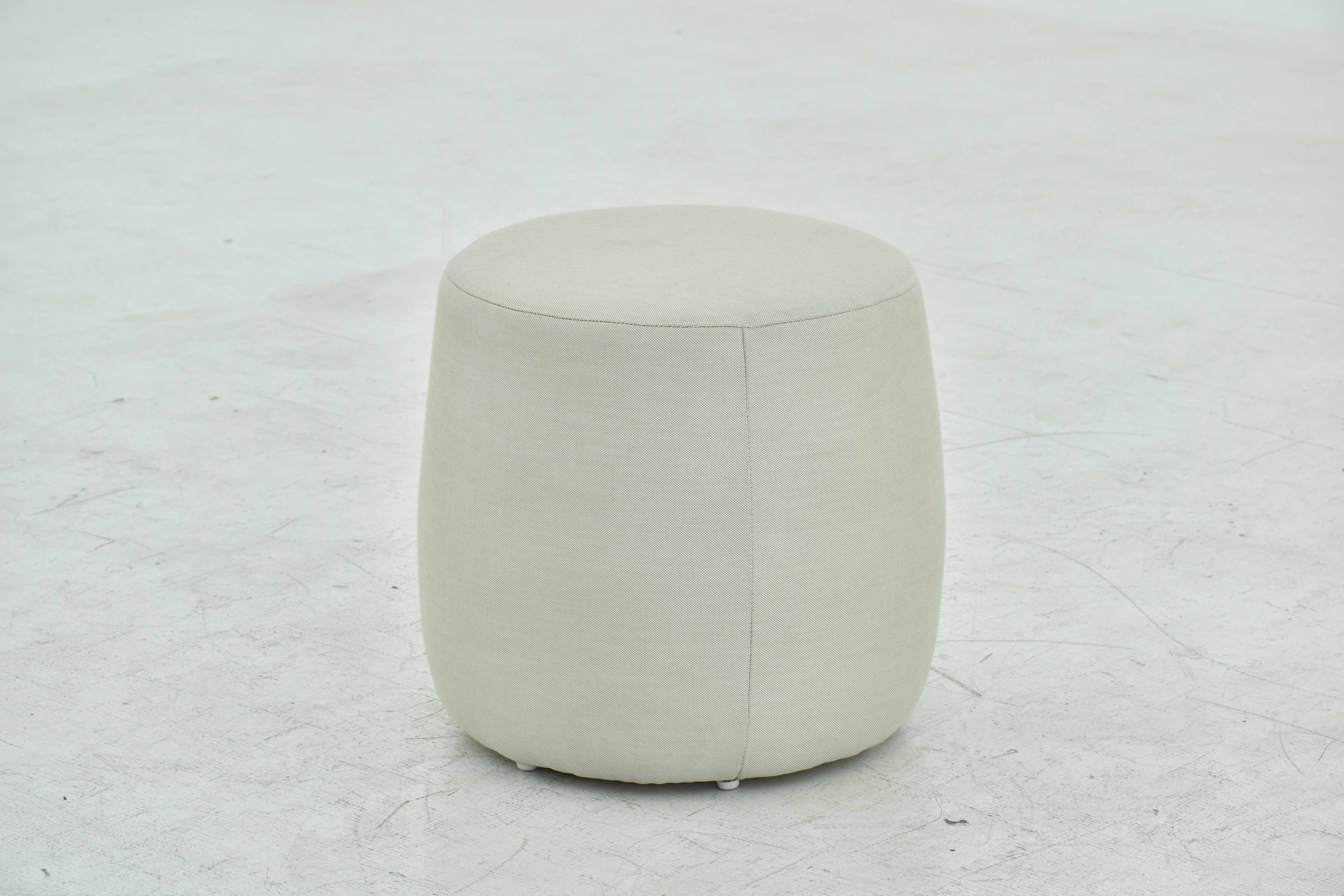 Boldo ottoman with AE2 Beige Fabric - image 1