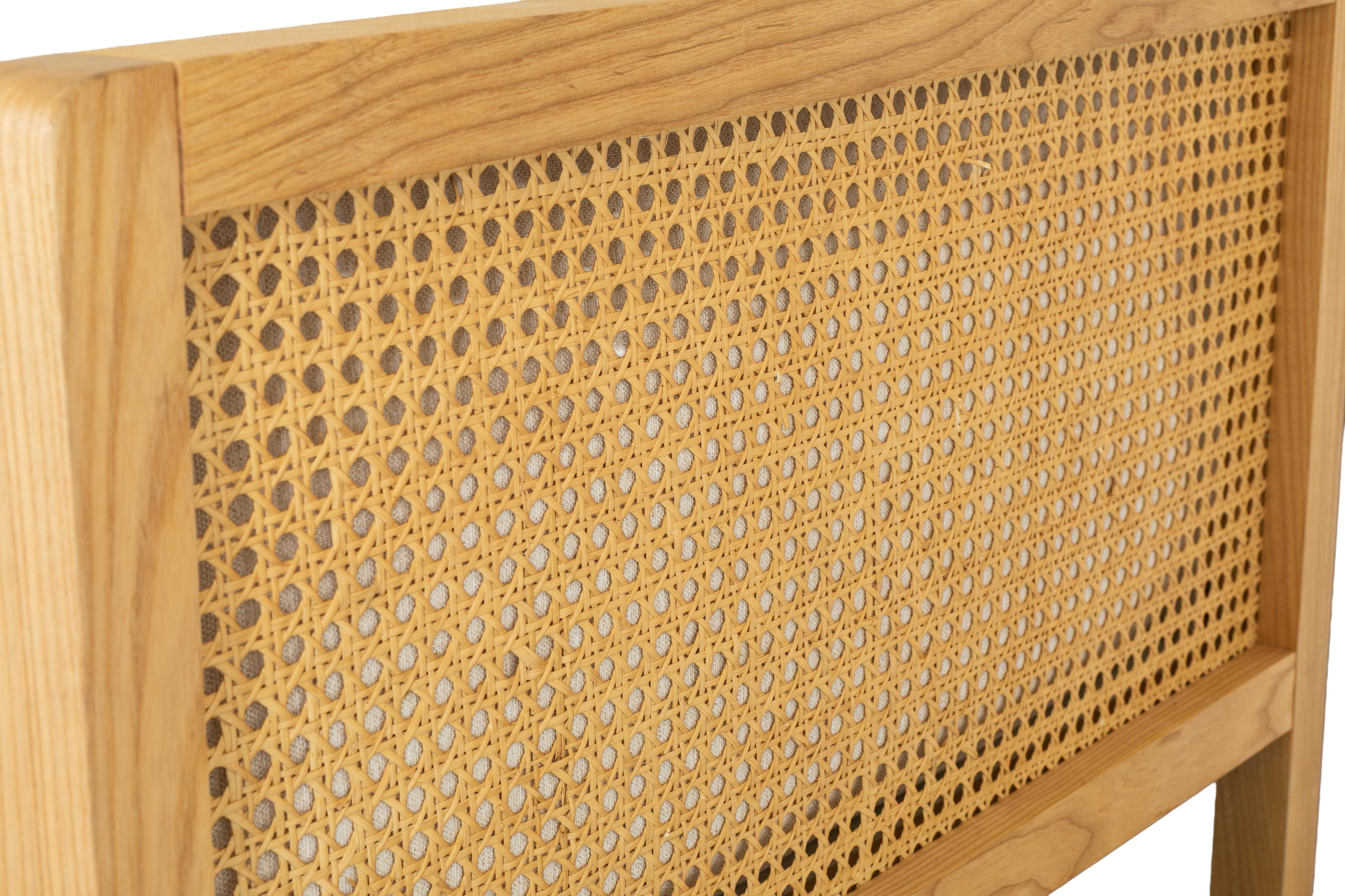 Sofá de 3 puestos Rufus con marco sólido de rubberwood natural, tela de Melange Weave en blanco. - image 1