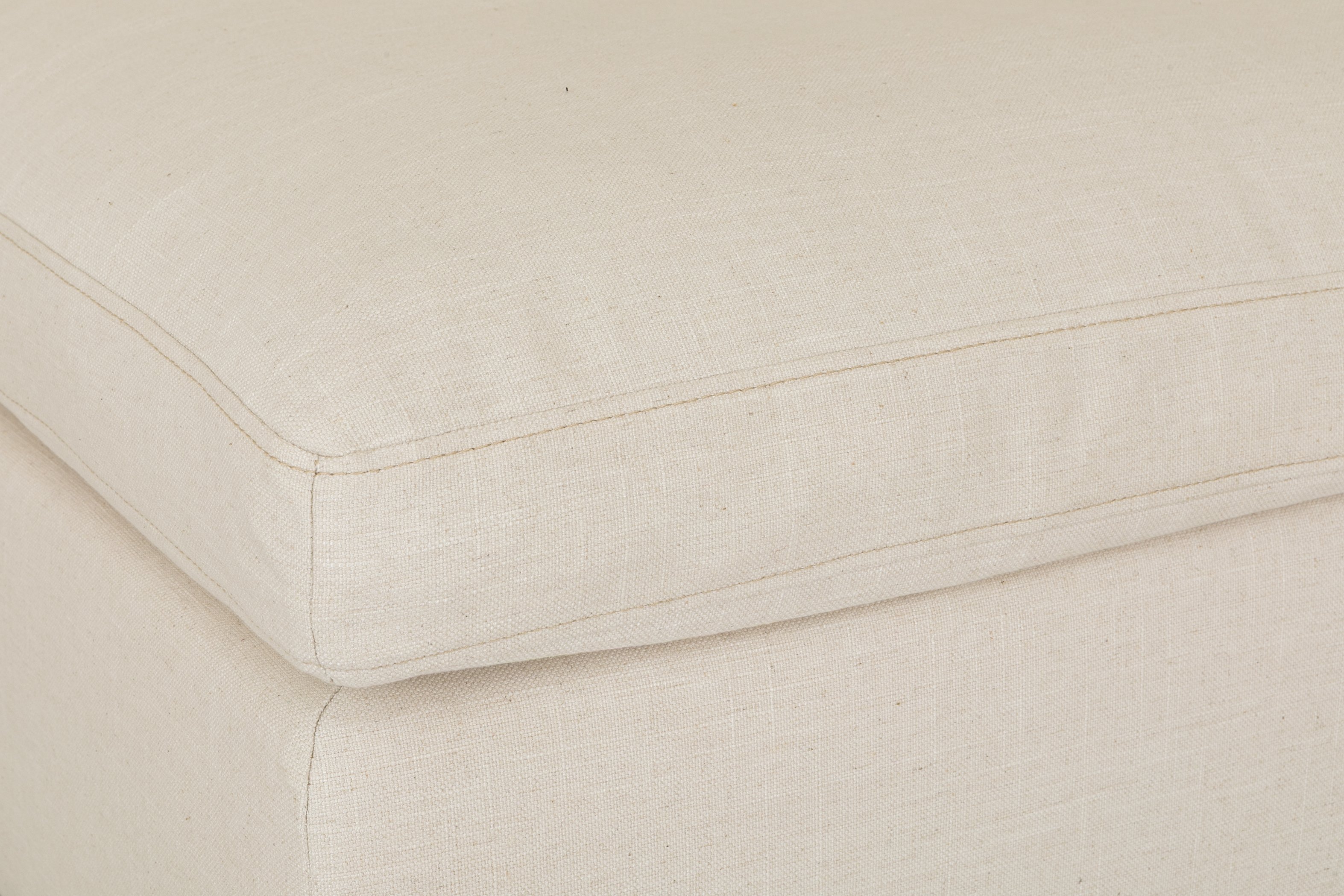 Pieza central de sofá modular bingo con tela FLW en blanco hueso. - image 2